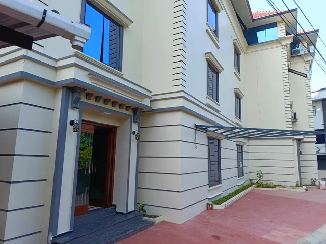 Super OYO Kakkanad Heights Inn