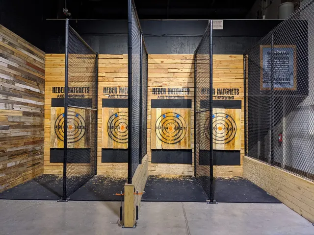 Heber Hatchets Axe Throwing