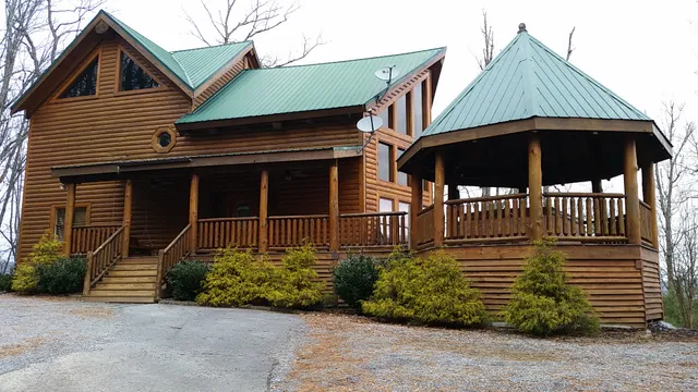 Luvin Logs Lodge - Cove Mountain Resorts