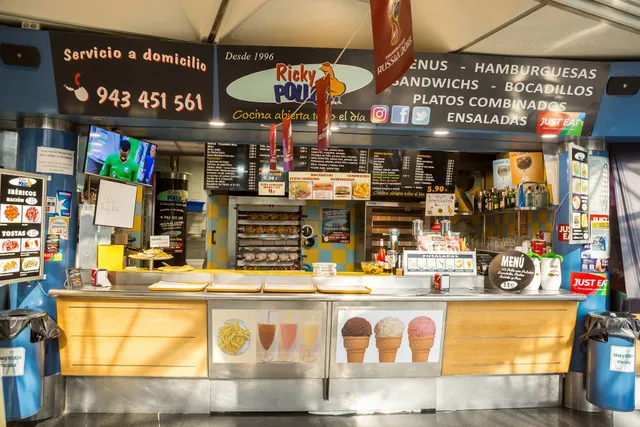 Ricky Pollo - Oilaskoak