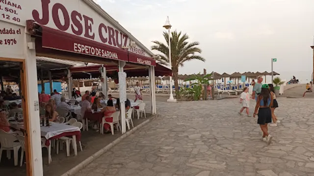José Cruz Restaurant
