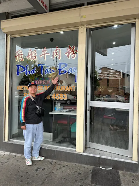 Pho Tau Bay