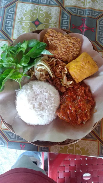 Gudeg yogya dan ayam penyet azzahrah