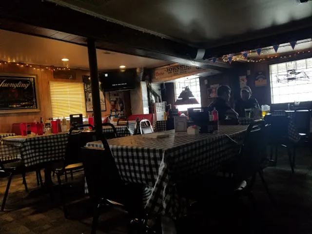 Johnnie's Tavern