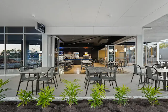 Andonis Cafe & Bar, Mount Gravatt (Logan Rd)