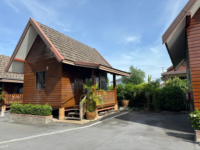 khum klao teak hut resort