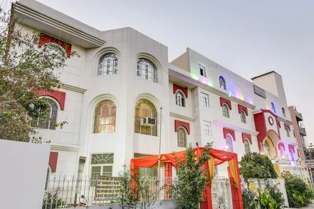 Hotel O Vishwakarma Palace