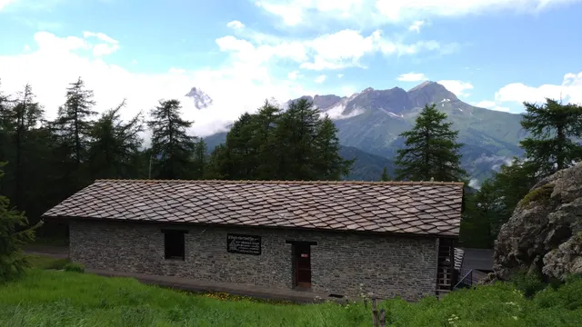 Rifugio Escursionistico "La Sousto dal Col"