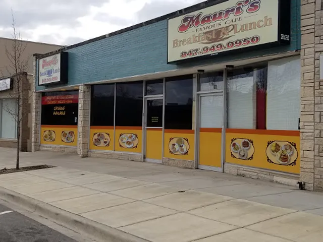 Mauri's Family Restaurant