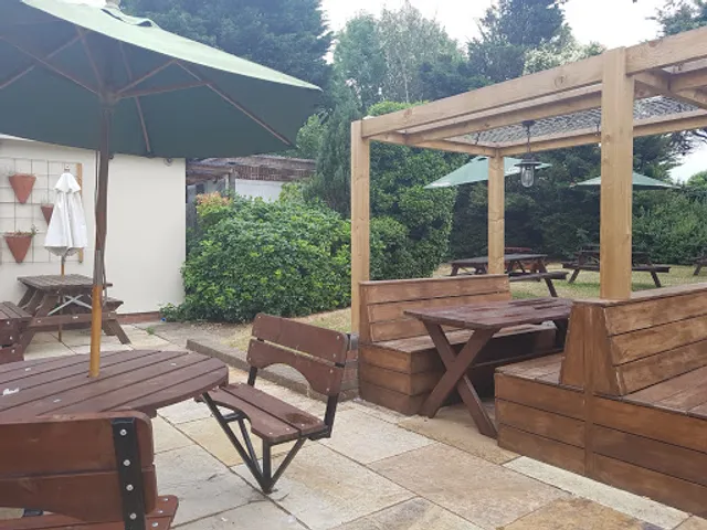 Harvester Compasses Hornchurch