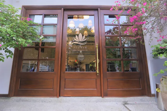 Flower Beachstay & Coffee