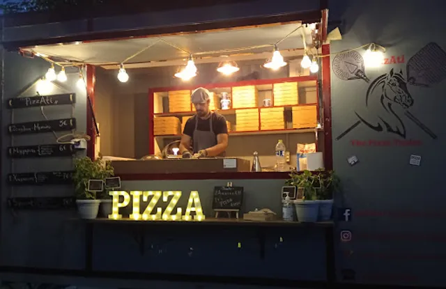 PizzAti the pizza trailer