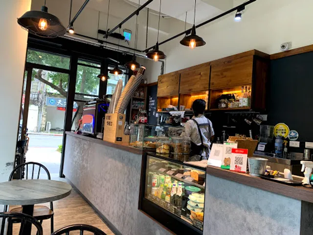 Caffe’ Rue Tianmu 路口加啡（天母店）