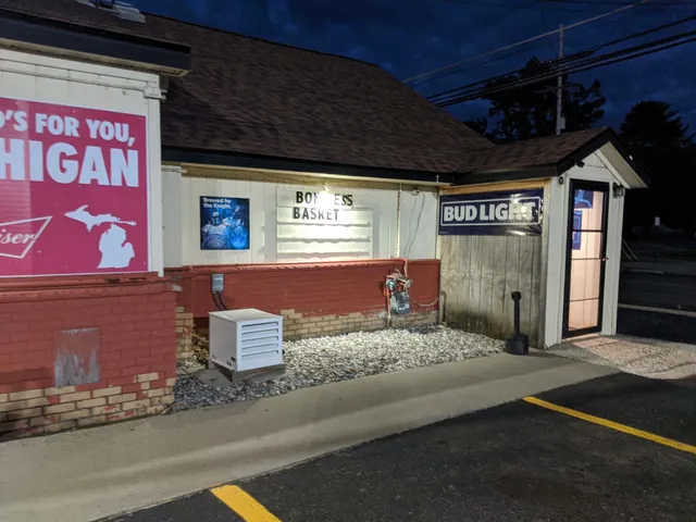 Garrett’s Pressure Crack Bar & Grill