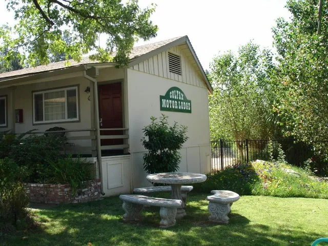 Colfax Motor Lodge