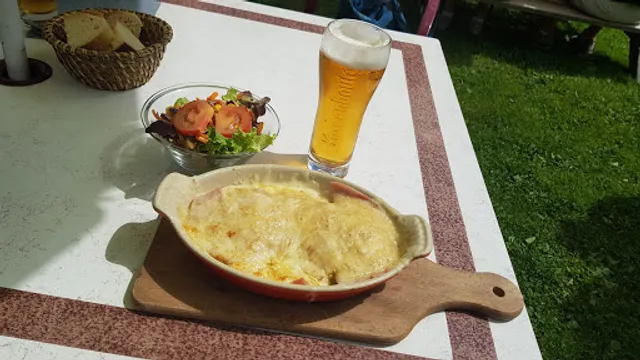 Le Moon Tine Café Resto