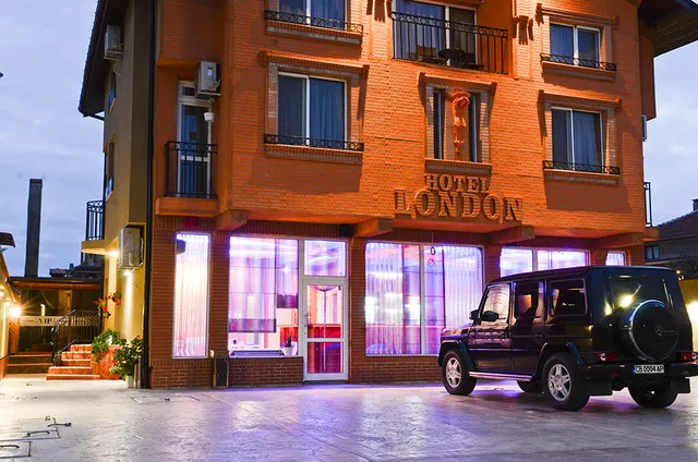 Hotel "London"