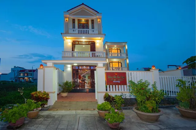 Tra Que Riverside Homestay