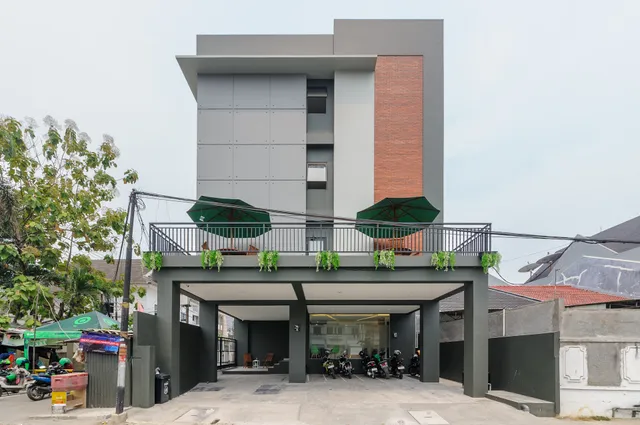 Urbanview Greenville Jakarta