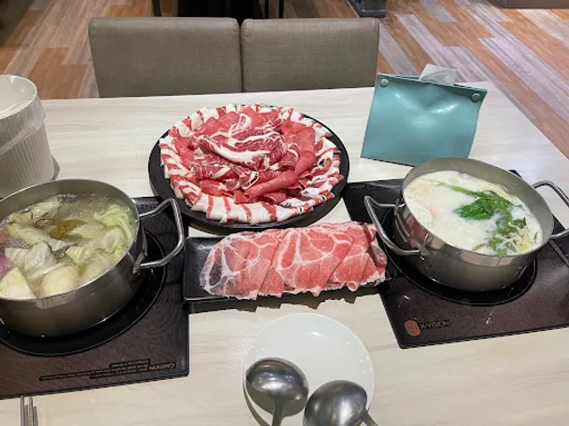 覺醒 幸福 鍋物｜寵物友善｜牛奶鍋｜麻辣鍋｜藥膳鍋｜胡椒雞白鍋｜新莊必吃餐廳｜聚餐｜麻辣牛奶鍋｜人氣美食｜約會餐廳｜新莊火鍋｜慶生｜推薦｜