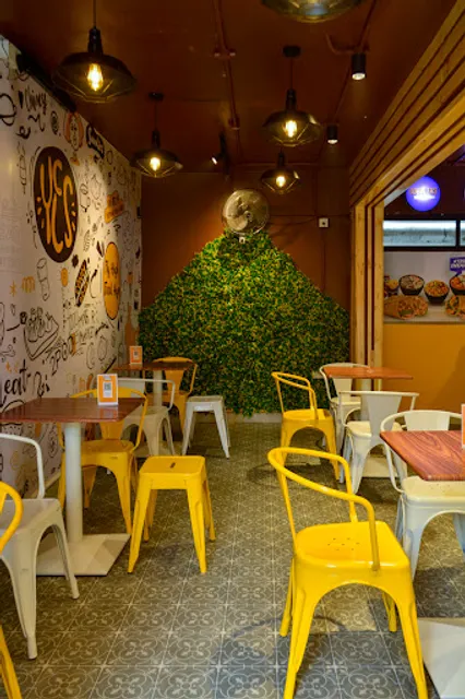 Foods Court: A Multi Brand Cafe