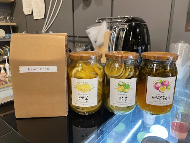 나무 로스터리 카페