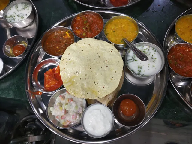 Balu's Amantran Pure Vegetarian Hotel