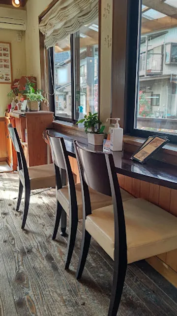 食パン屋 モア・ドッグカフェわんモア