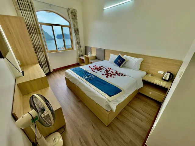 Cat Ba Plaza Hotel