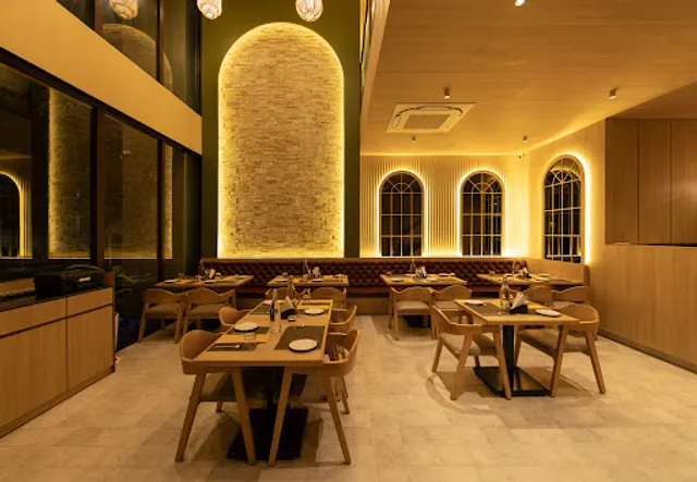 Oliva Veg Karvenagar