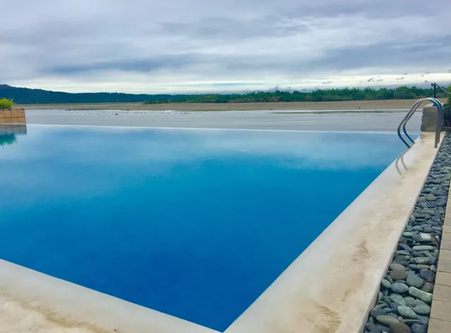 Rivermount Hotel & Resort