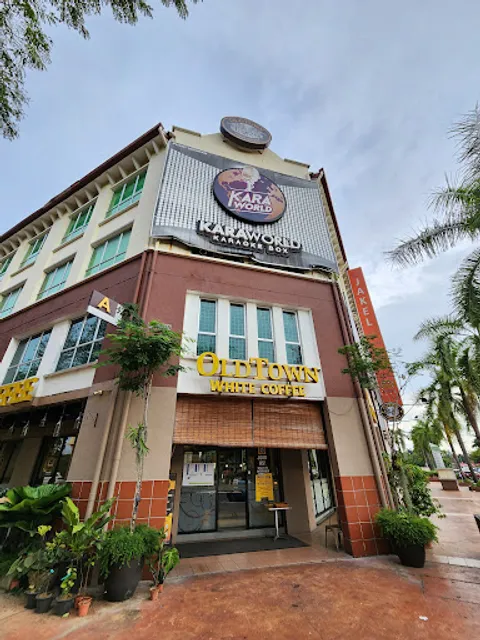 OLDTOWN White Coffee @ Greentown