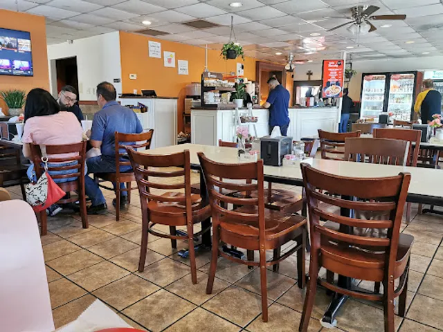 Mi Guitarra Bar and Grill