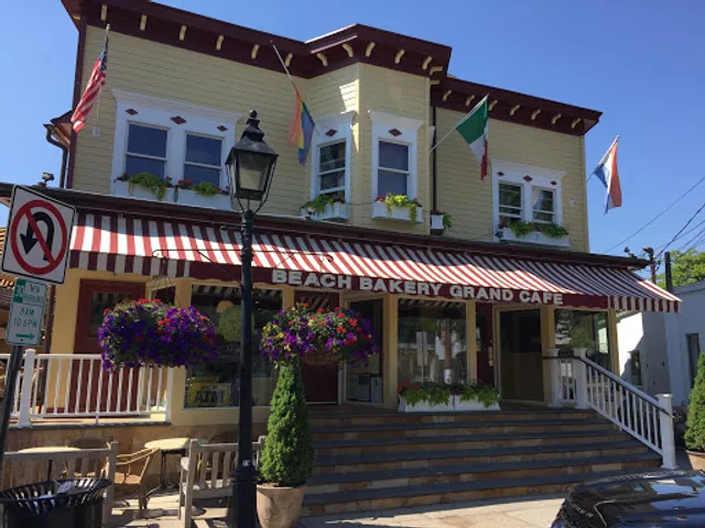 Beach Bakery & Grand Cafe