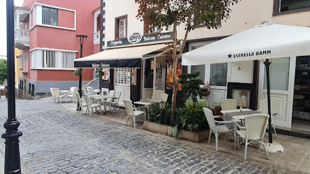 Advans Crepería y Balkan Cuisine