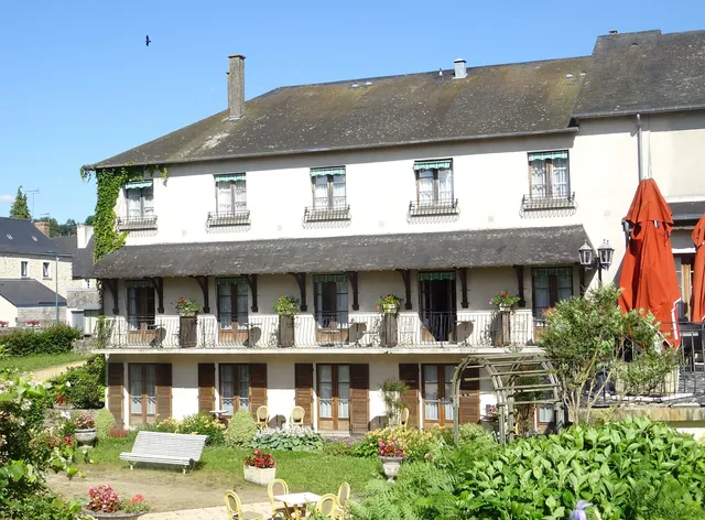 Logis Hôtel du Commerce