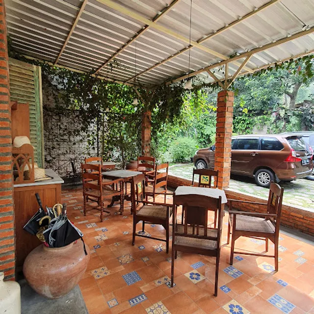 Imah Nini Cafe & Garden