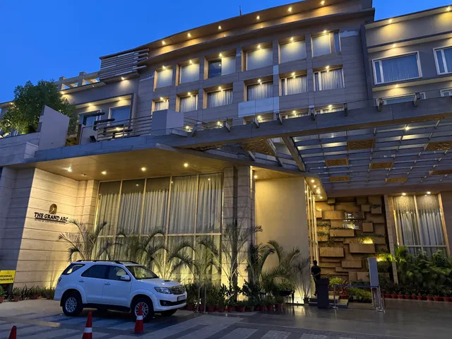 The Grand Arc Hotel & Convention Centre