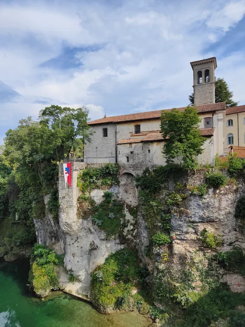 Borgo di Ponte Holiday Apartments & Rooms