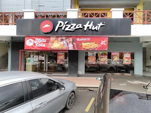 Pizza Hut Restaurant Lintas Plaza