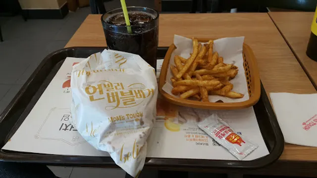 맘스터치 옥현주공점