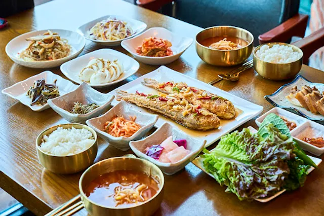 제주도 서귀포 한정식 맛집 대들보 The Best Korean Traditional Set Menu Restaurant, Jeju daedeulbo 済州島 西帰浦 法環港の韓定食人気店 济州岛 西归浦 法环港韩定食人气餐厅