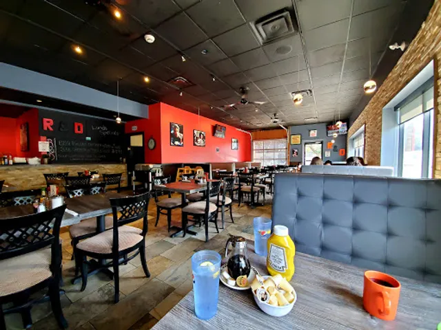 Rise & Dine Eatery Toronto