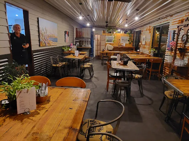 The Marron Tale Cafe and Marron Farm