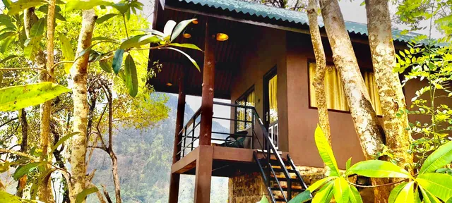 Knuckles Breeze Villas