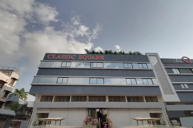 Collection O 30113 Camp New ModiKhana