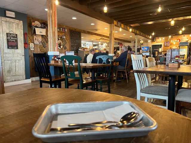 Silver Moon Shop and Dine