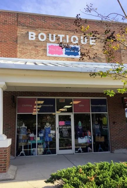 Mod Market & Riley Reigh