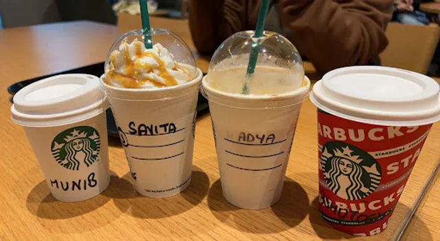 Starbucks - Lucknow Apollo Medics (S318)