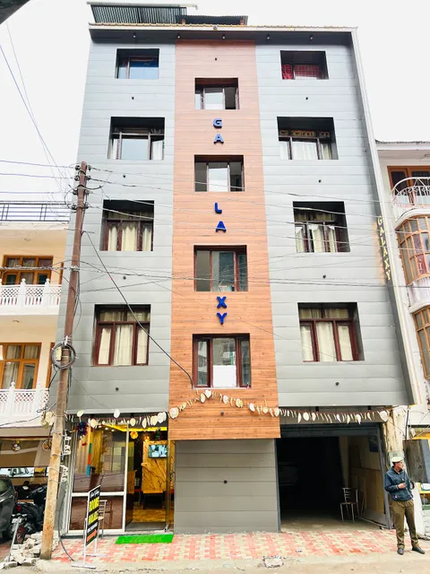 Hotel galaxy inn manali